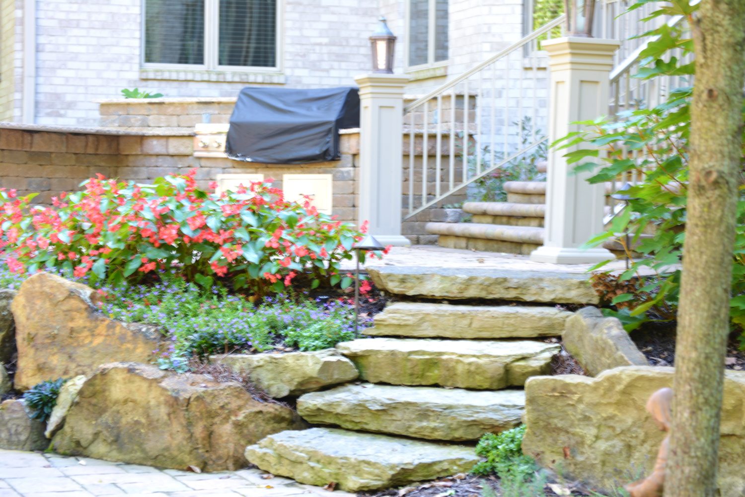 Hardscape stone stairs and planting integration by Plant Studio Landscape