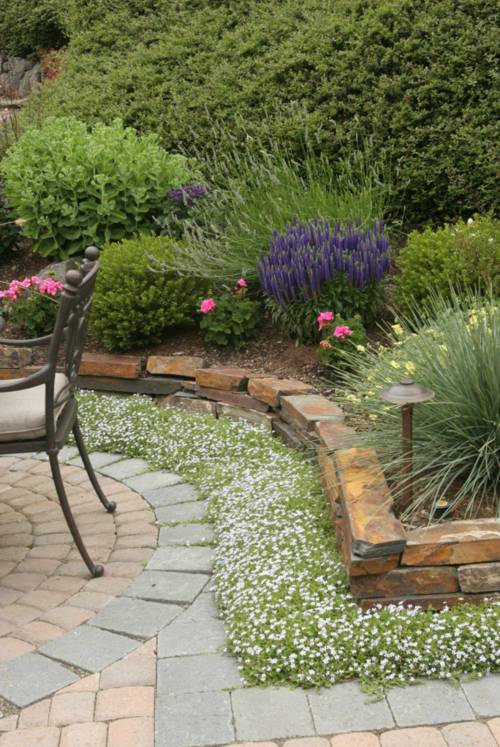 Modular block retaining wall with planting at a Plant Studio Landscape project near Muncie, Indiana
